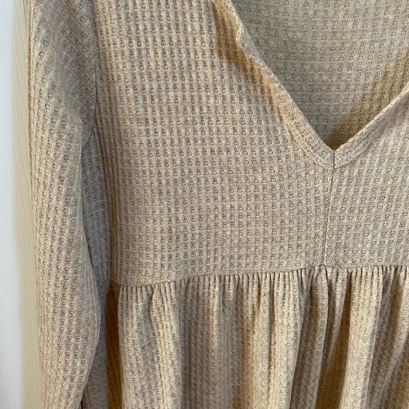 FIRST LOVE | Long Sleeve Waffle Peplum - Picture 2 of 3